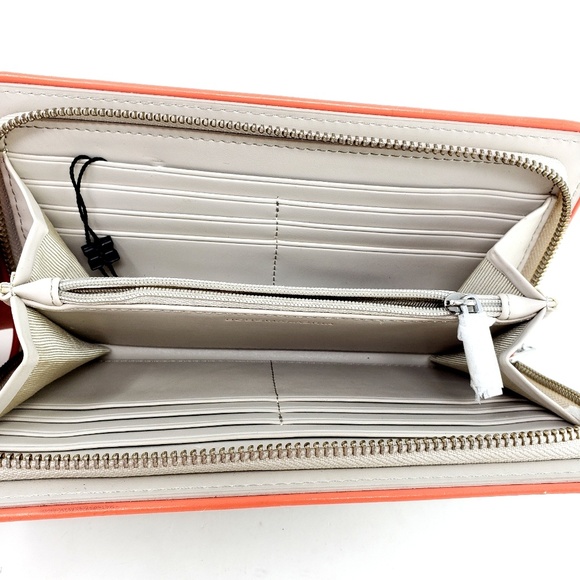 BCBGMAXAZRIA Nieve Wallet - Picture 6 of 7